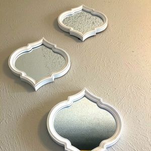 Set of 3 wall accent mirrors Moroccan style white